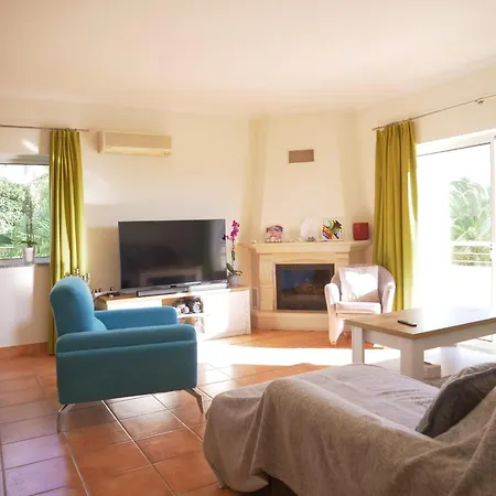 Spacious Penthouse Near Porto De Mos In Lagos