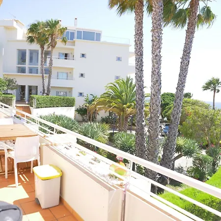 Spacious Penthouse Near Porto De Mos In Apartament