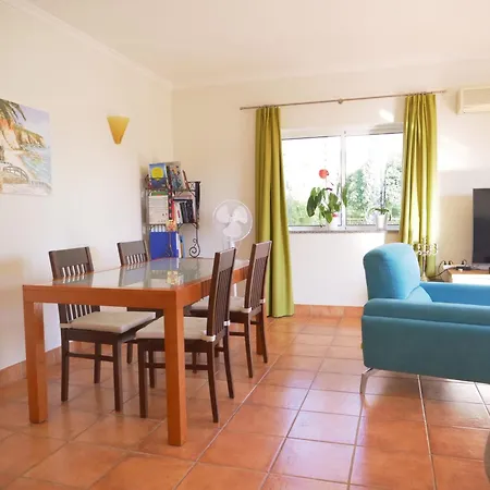 Spacious Penthouse Near Porto De Mos In